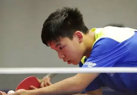 以三到四人 以三到四人